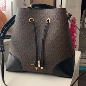 Michael Kors Mercer Gallery Medium Logo Bag